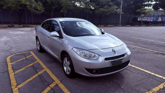 RENAULT FLUENCE 2.0 DYNAMIQUE 16V FLEX 4P AUTOMÁTICO